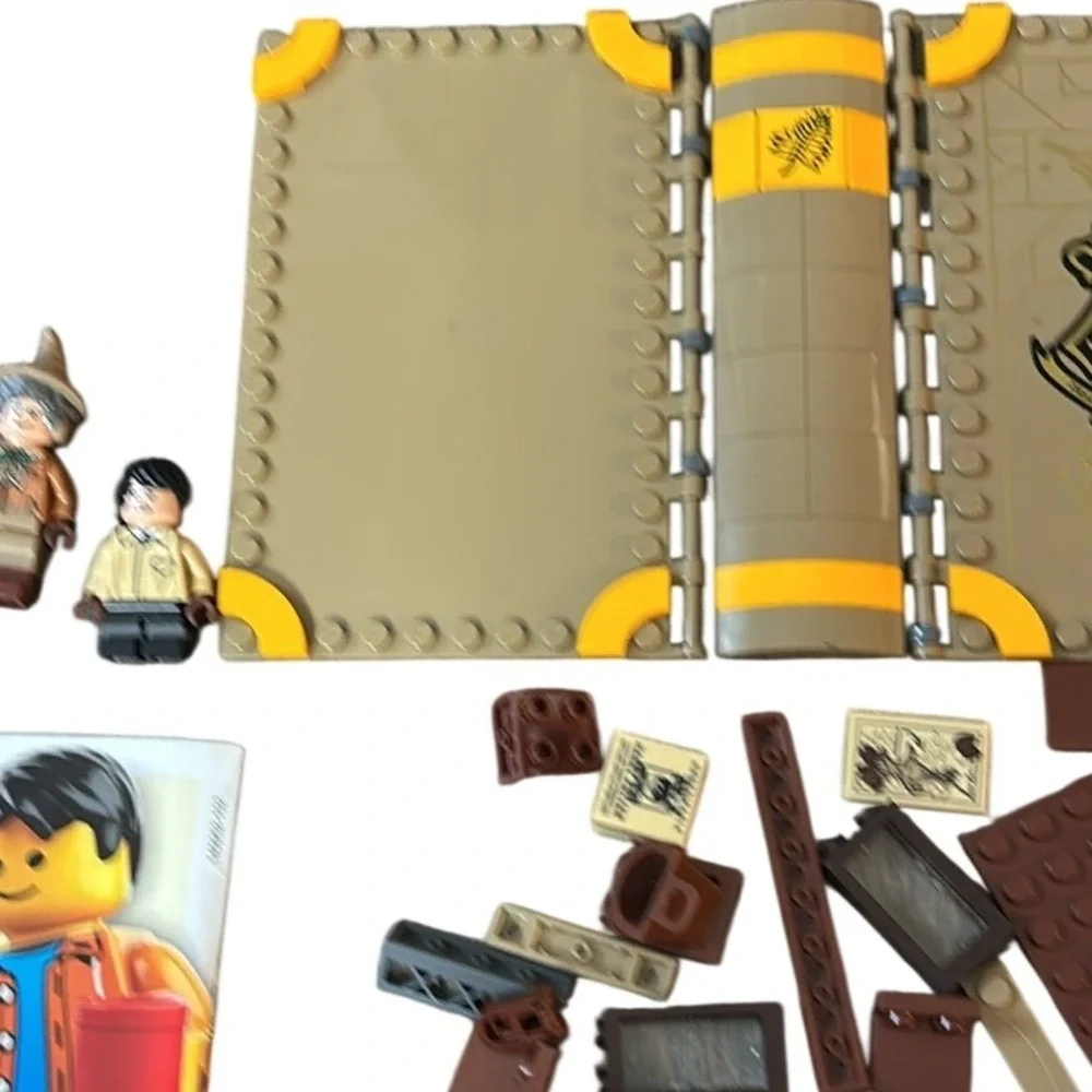 LEGO Harry Potter 76384 Herbology Class Kids One Size Tan Excellent Book Set